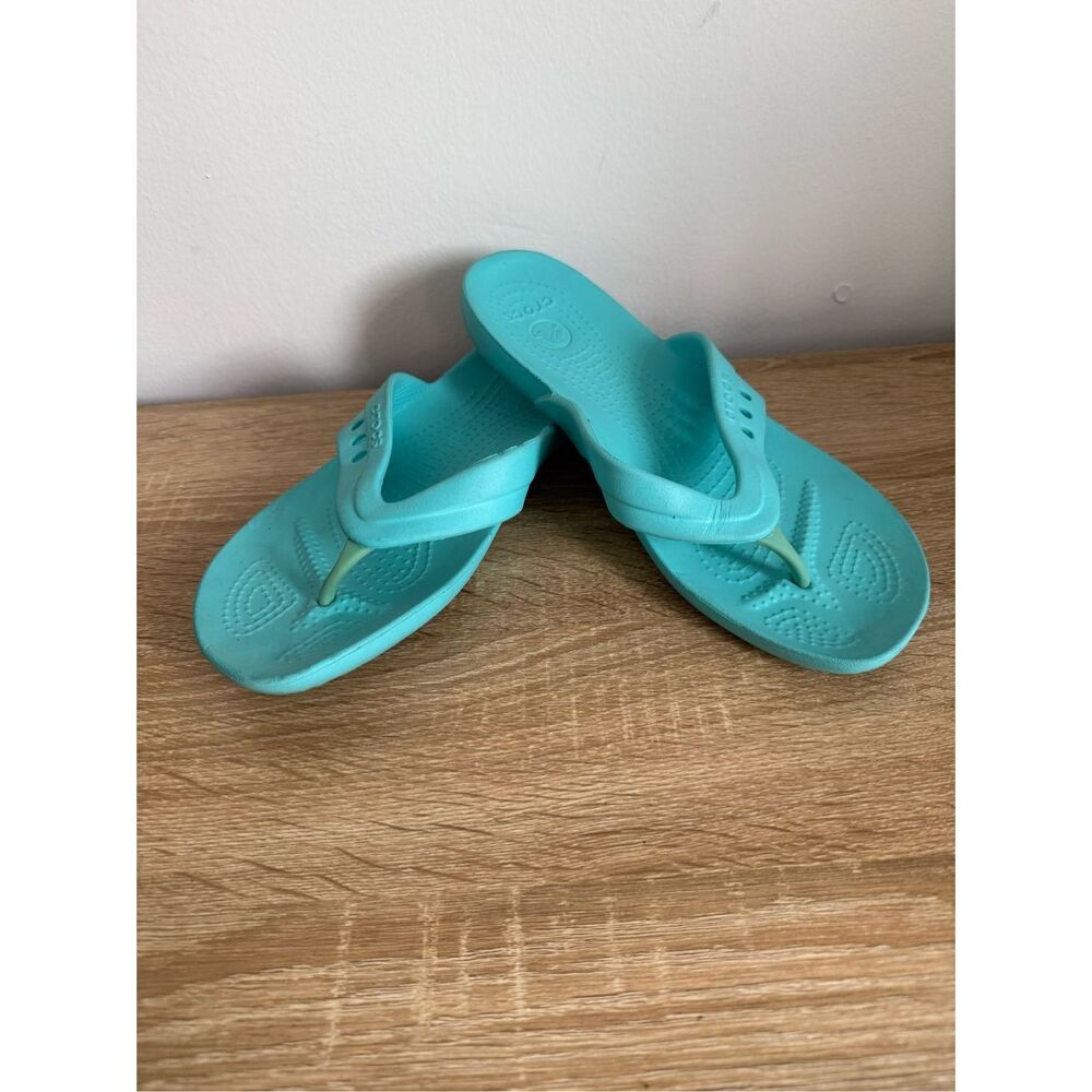 Crocs Women's 9 Blue Flip Flops